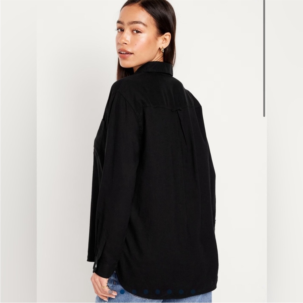 Old Navy Women's Black Button Down Shirt - Picture 3 of 16